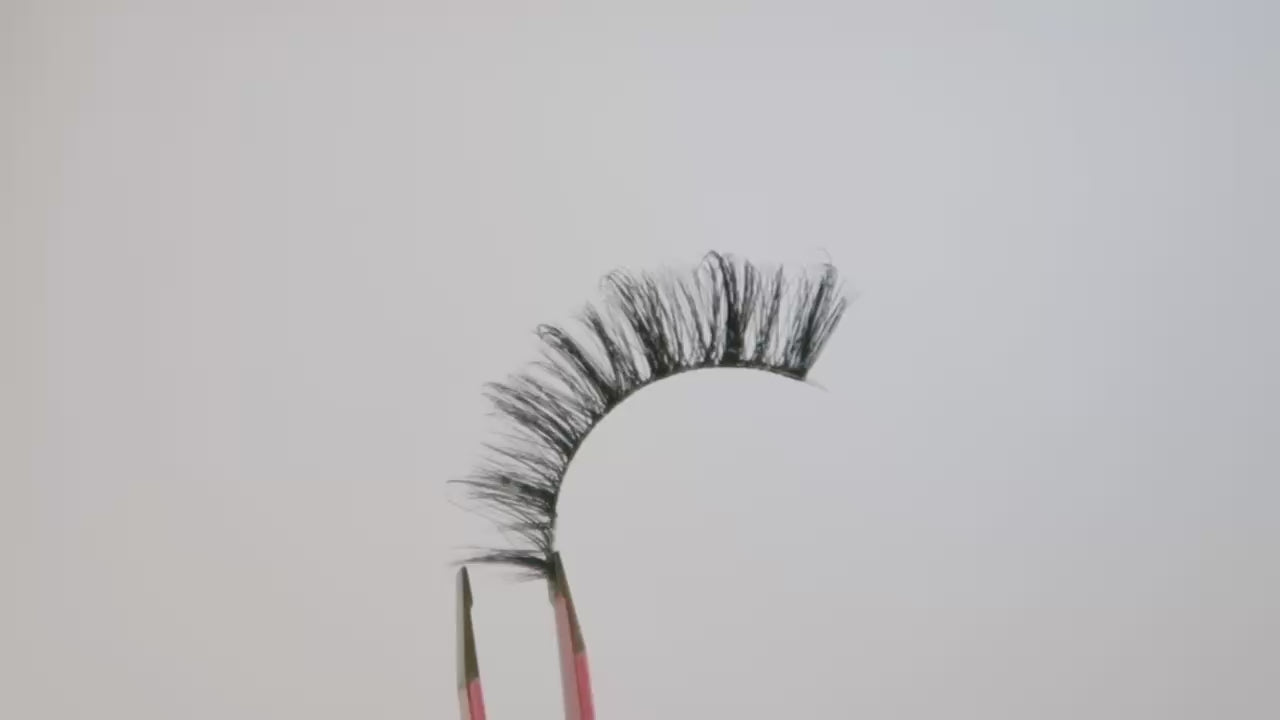 Miss MeCo Lashes- Cat eye lash