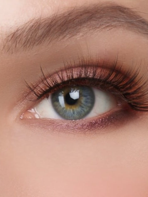 Rise & Shine the best Natural Eyelash Extension, Front side