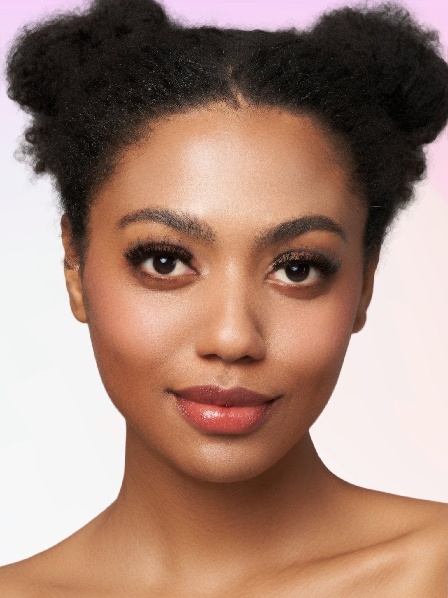 Role Model the best strip lashes look like eyelash Extension, model on eyes front side