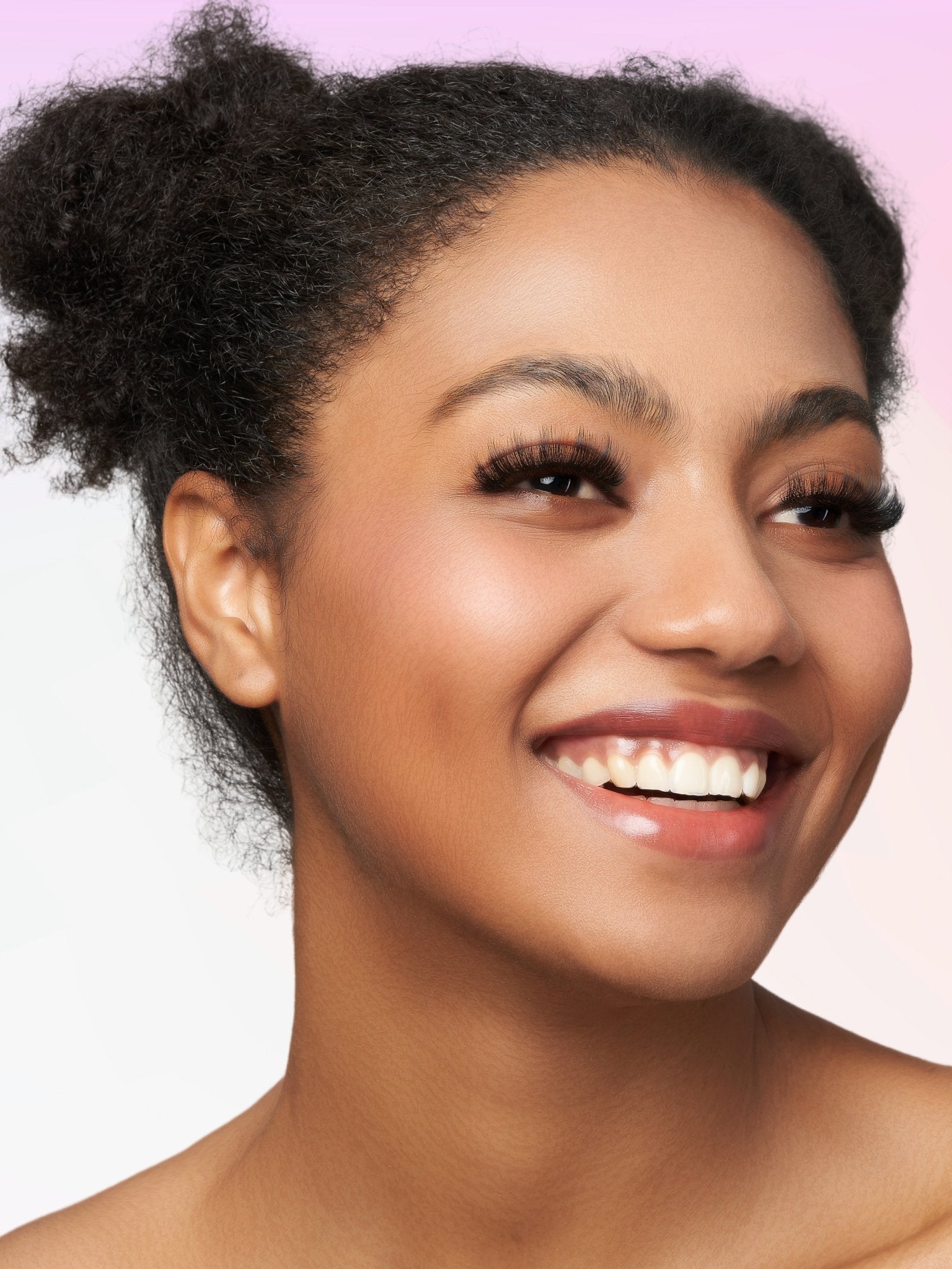 Role Model the best strip lashes look like eyelash Extension, model on eyes